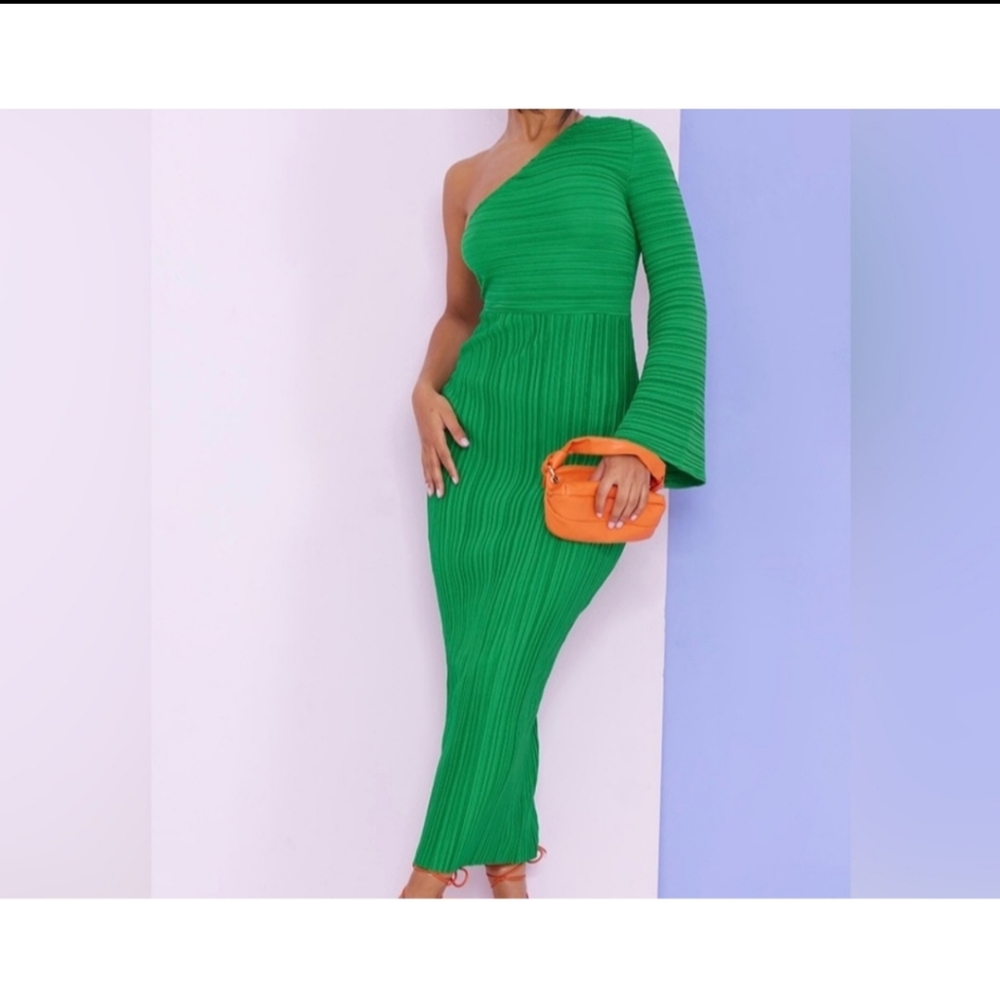 Green One Shoulder Bell Sleeve Maxi Dress